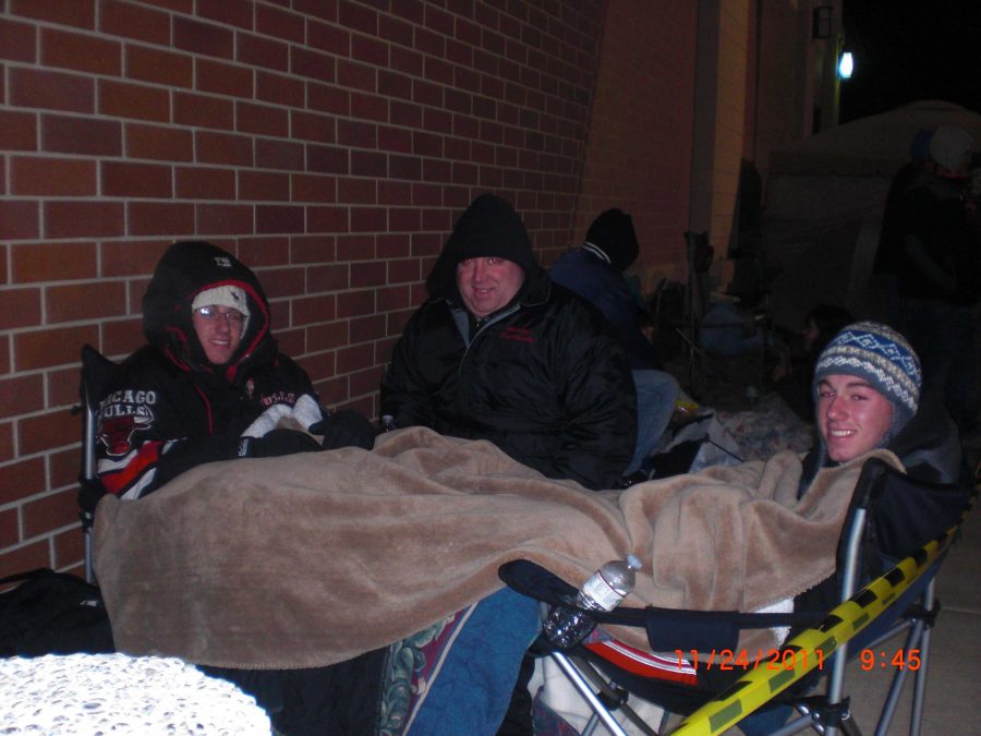 Elam Twins Camp Out Two Nights at Best Buy