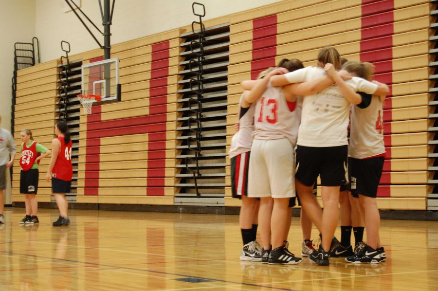 Sophomore girls basketball ends season on a high note