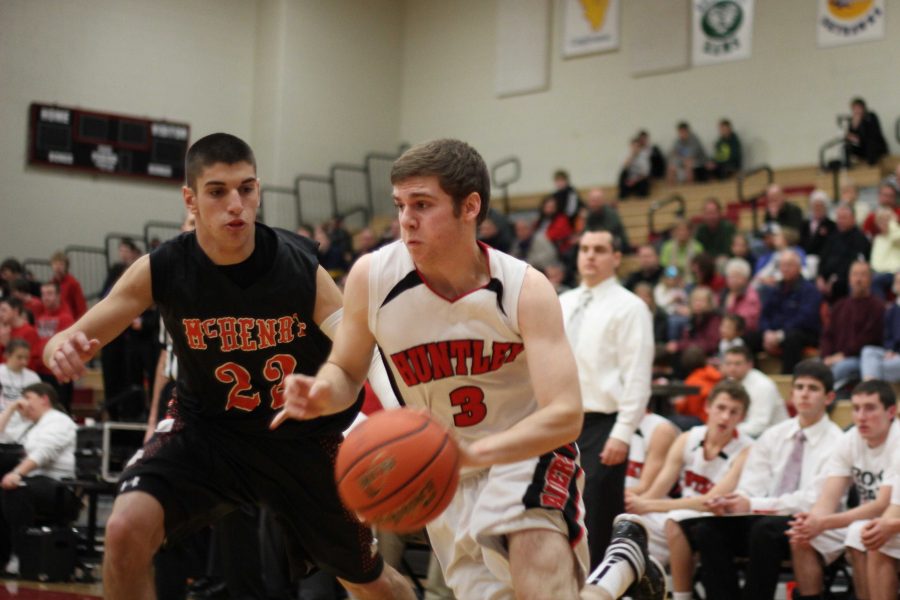 [GALLERY] Huntley pushes past McHenry in White Out win