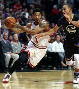 Chicago Bulls guard Derrick Rose drives on Golden State guard Stephen Curry. (Chris Sweda/Chicago Tribune/TNS)