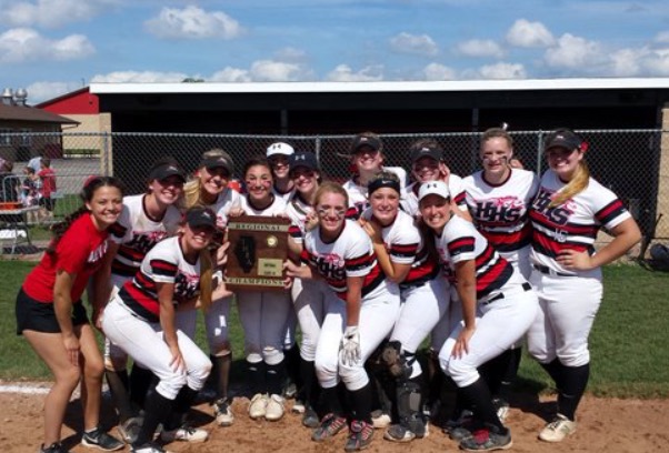 Huntley varsity softball celebrates their Class 4A Regional Championship after defeating Harlem 5-1 (Courtesy of @HHSSoftball Twitter).