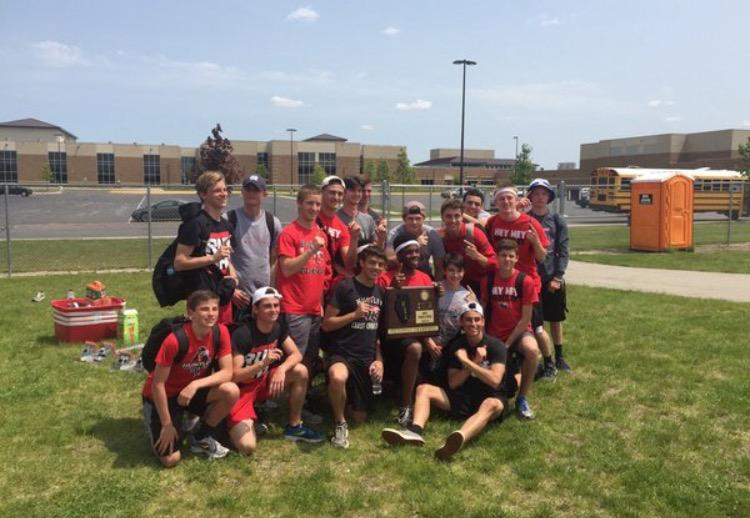 Boys+track+team+after+winning+their+sectional+%28Courtesy+of+%40HHS_Athletics1+Twitter%29.