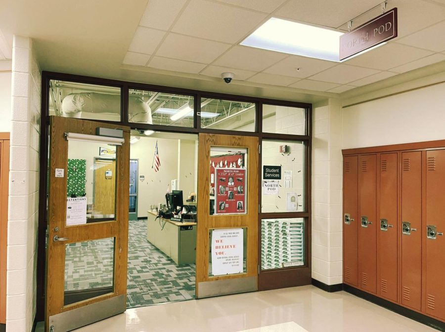 A picture of the North Pod where juniors and seniors, I-Z, can meet their counselors and request for help.